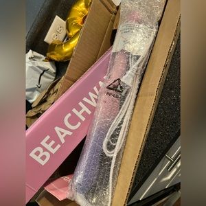 Beachwaver brand new never used